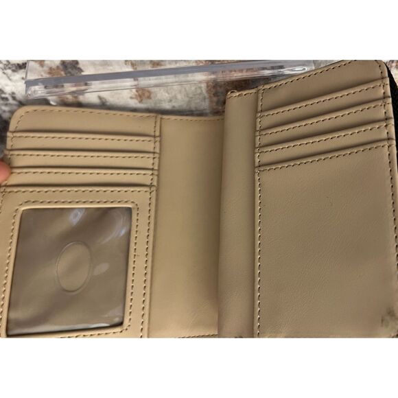 Guess faux leather signature wallet - Picture 3 of 6